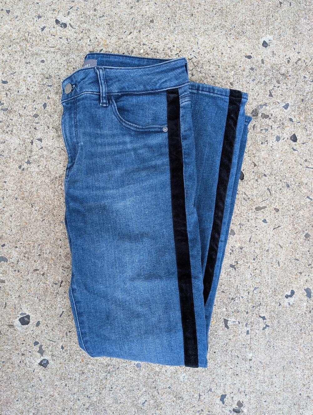 Frame Denim Le High Skinny Jeans w/ Black Velvet Side Stripe 28